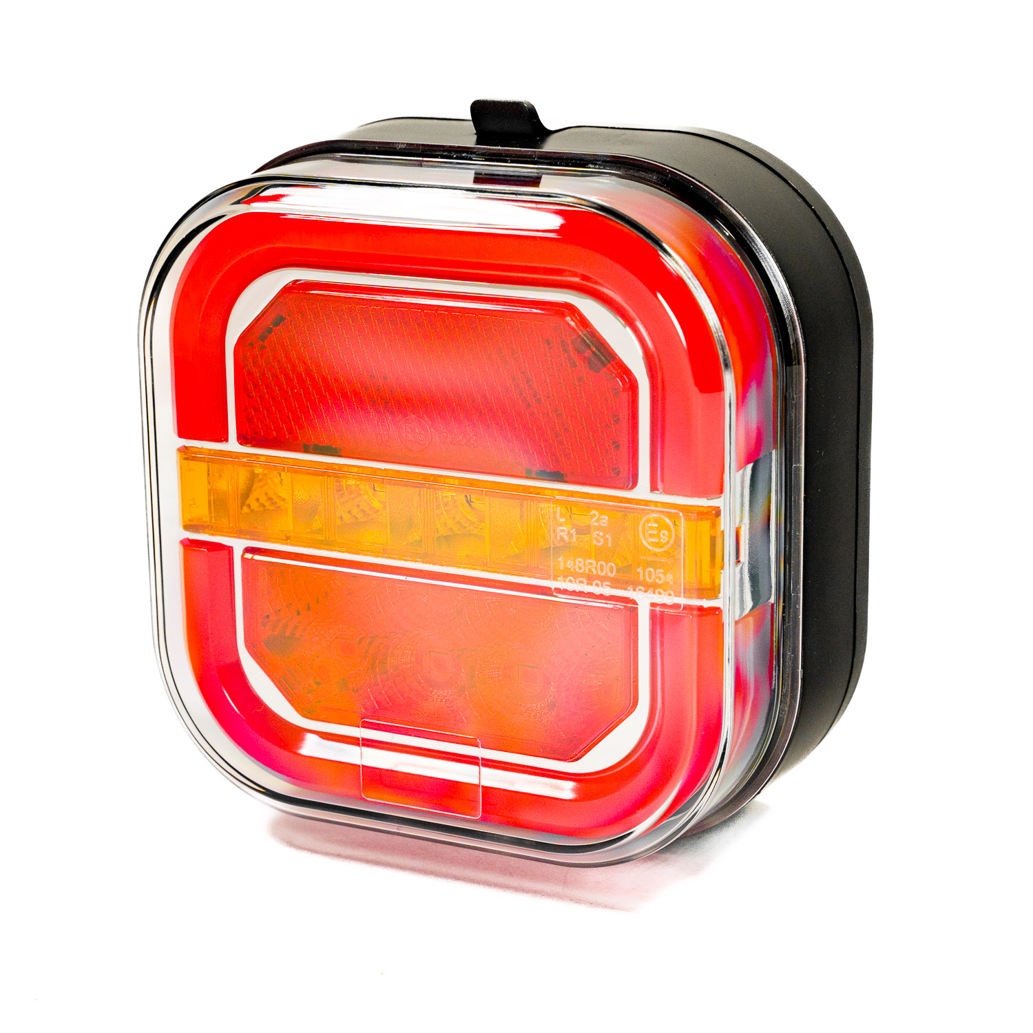 Feu arrière LED sans fil droit vu de trois quarts avec bandeau ambre et optique rouge